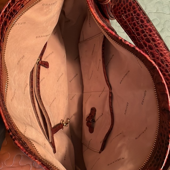 Pre ~ owed Brahmin womens purse - Picture 4 of 8